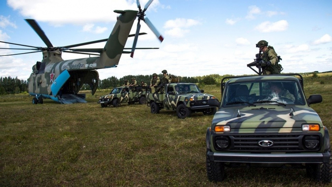 Ruská armáda ukázala v akci nové bojové Lady, těžké vrtulníky je snesou kamkoli