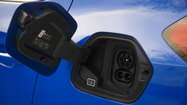 400 tisíc Kč pryč po 11 600 km, po 3 letech třetinová cena. Extrémní pokles hodnoty elektromobilů je skutečný