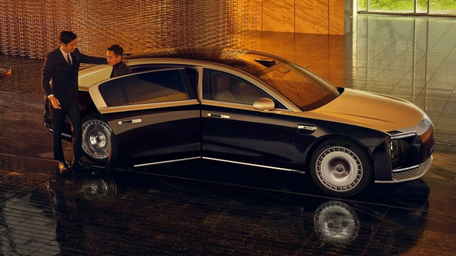 Loni ještě neexistující čínská luxusní značka už prodejně překonává BMW, Mercedes a Porsche, poráží je v jejich vlastní hře