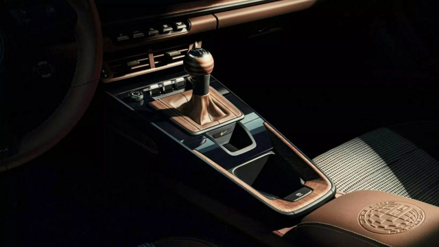 K výročí narození autora Porsche 911 si můžete přímo od Porsche koupit auto, jako měl on sám