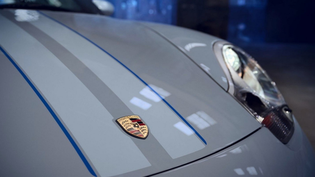 Nejdražší verzi nechtěného Porsche 911 koupil slavný komik, dal za ni 26 milionů Kč