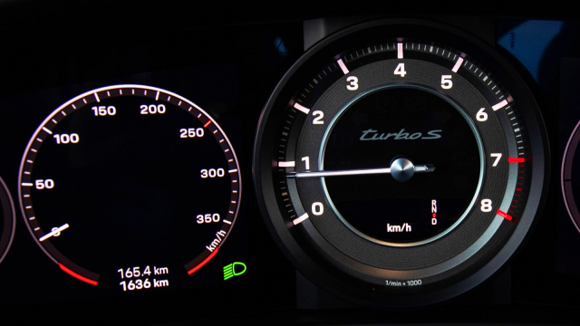 „Jen” 650koňové Porsche 911 Turbo S dál fascinuje svou dynamikou, nepřišlo si na něj ani 1 020 elektrických koní