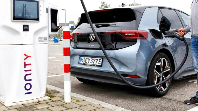 Nadšenec ověřil kondici baterie elektrického VW ID.3 po 2 letech a 48 000 km, už tak brzy hází ručník do ringu