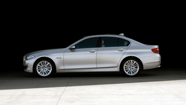 Rusové se dostali do počítačů velvyslanců na Ukrajině přes inzerát na prodej starého ojetého BMW