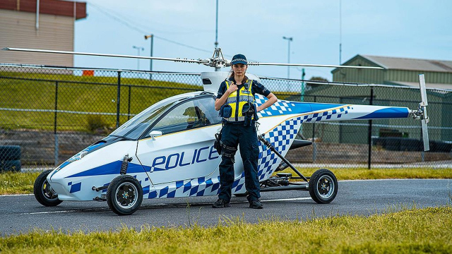 Do služby u policie míří první létající auto, od dob Fantomase se zjevně prohodily role