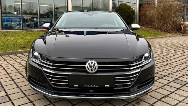 Nechtěný VW Arteon dnes po pár letech koupíte ve špičkové verzi s 280 koňmi levněji než základní Golf
