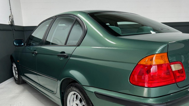Neobyčejně levně je k mání světově unikátní BMW 3 legendární generace E46, ani toho moc nenajelo