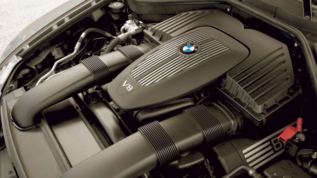 Luxusní SUV BMW koupíte už pět let po konci výroby jako ojeté levněji než novou Škodu Scala