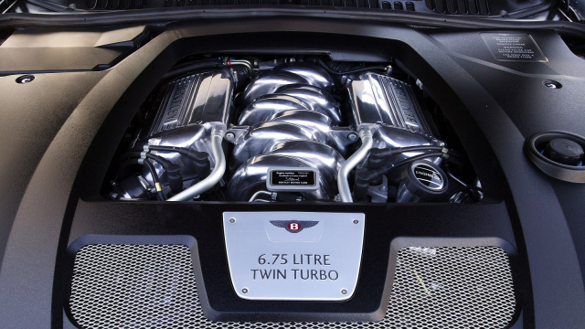 Technik rozebral slavný britský motor 6,75 V8, ukázal zevnitř, jaké škody dokáže napáchat voda