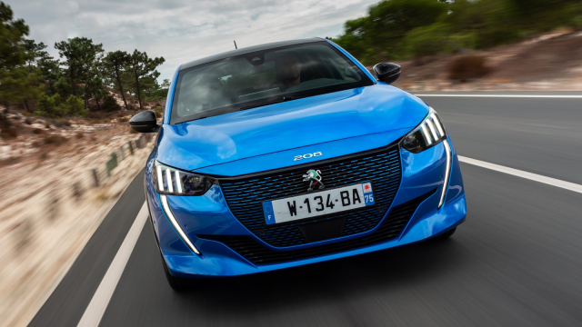 Stále aktuální Peugeot 208 už hojně koupíte v bazarech. Překvapí hlavně tím, co vydrží