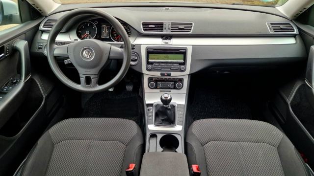 Ikonický VW Passat 2,0 TDI lze koupit skoro nový levněji než základní Fabii, je to dostupné auto snad navěky