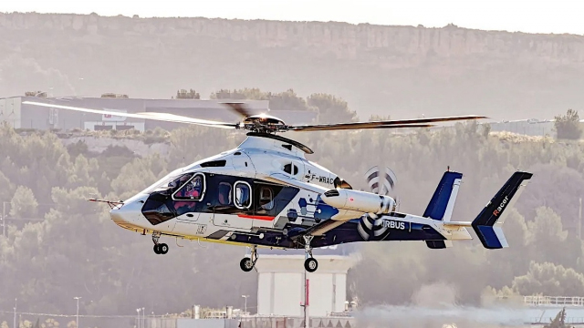 Airbus chystá vrtulník, který uprostřed letu dokáže vypnout motor, přesto chce dosáhnout rychlostí až 420 km/h