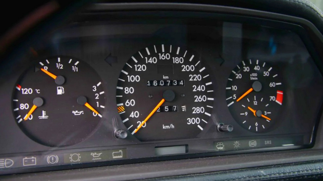 Brutální kombík Mercedesu s motorem 7,0 V12 není jen sen. Skutečně vznikl, tachometr do 300 km/h nemá pro legraci