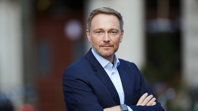 V pekle asi začalo mrznout, německý ministr chce potopit elektromobily nulovými daněmi na syntetická paliva