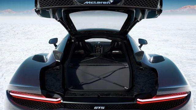 Nejpraktičtější McLaren se ukázal v novém, s 570 litry pro zavazadla je to taková Octavia mezi supersporty