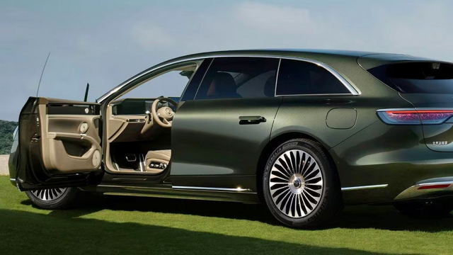 Číňané nakonec nabídnou všechno. Teď přichází s luxusním autem, na které si svého času netrouflo ani Audi