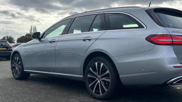 S tímto Mercedesem někdo jezdil dva roky skoro non–stop, za tu dobu urazil téměř 400 tisíc km