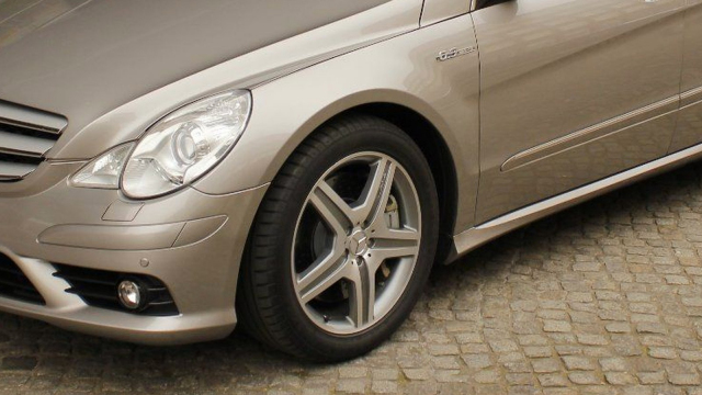 Totální propadák Mercedesu je k mání kousek od hranic ČR. Je tak vzácný, že v Evropě dnes koupíte jen ten