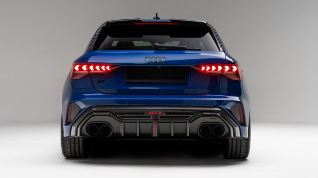 Poslední pětiválcové Audi se začíná loučit brutální 510koňovou verzí, tuhle svalnatou záď z něj uvidíte nejčastěji