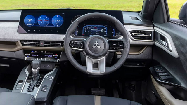 Nové levné SUV Mitsubishi odhalilo svůj interiér, jméno i cenu. Škoda Karoq je vedle něj předražená
