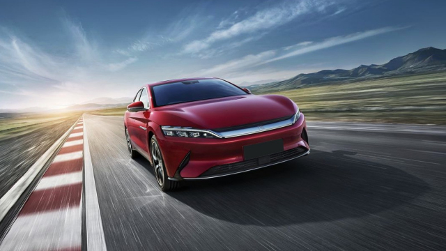 Severní Korea představila své nové moderní auto. Říká si Madusan a vypadá jako jedna velká levárna
