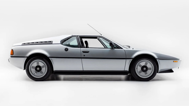 K mání je nejvzácnější verze legendárního BMW M1. Existují jen tři, můžete s ním založit klub s Berniem Ecclestonem
