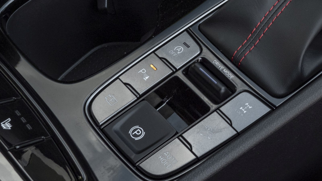 Systém start–stop vám nakonec může i zapálit auto, Hyundai a Kia žádají majitele části modelů, aby parkovali venku