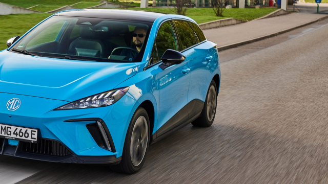 Číňané vytáhnou do Evropy se svým prvním hot hatchem, 435 koní nabídne za cenu základního VW