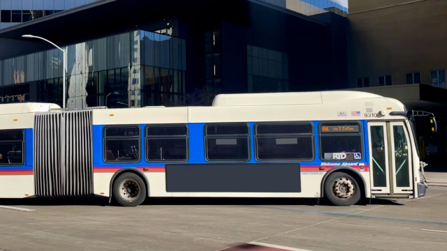 Muž ukradl autobus MHD. Jezdil s ním i s lidmi normálně po městě, dokonce nenechal nastoupit člověka s propadlou „síťovkou”