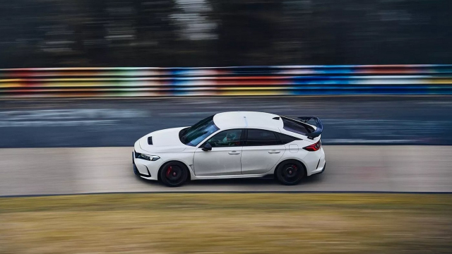 Honda si vzala zpět rekord nejnáročnějšího okruhu světa mezi lidovými auty, překonává někdejší supersporty