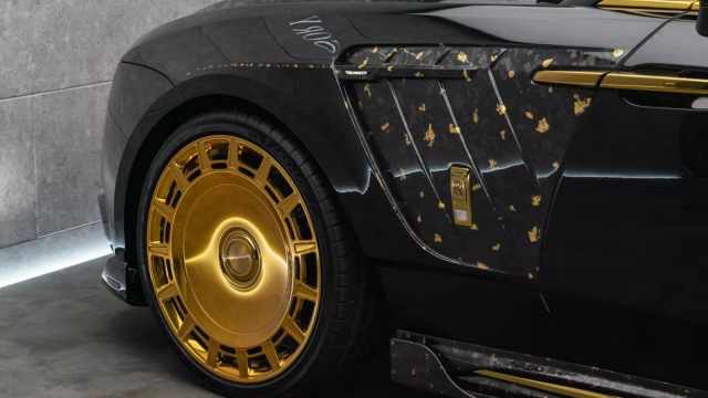 Německý úpravce stvořil kýč roku. Autu přidal i externí reproduktor, aby ho nikdo nejen nepřehlédl, ale ani nepřeslechl