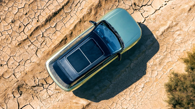 Levný čínský „Range Rover z Temu” v Evropě prodejně deklasuje originál, i když testy radí se mu obloukem vyhnout