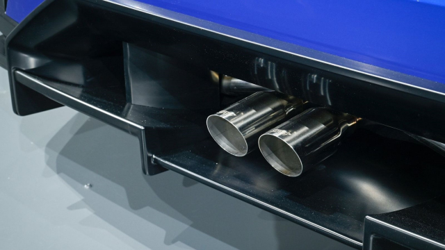 Subaru překvapilo hned dvěma ostrými novinkami, centrální výfuk jedné z nich dává naději