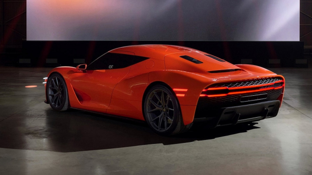 Někdo konečné zvedl hozenou rukavici lidových sporťáků s pořádnými motory, Korejci poprvé ukázali vlastní Corvette