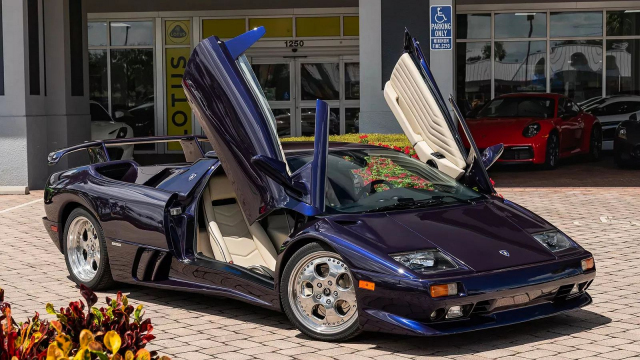 John Cena prodává auto, které považuje za největší finanční omyl svého života. Nasypal přes 11 milionů do nesmyslu