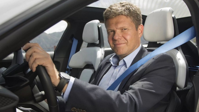 Mercedes vybral náhradu za vyhozeného šéfa AMG a zákazníci teď jen nehybně stojí s otevřenými ústy