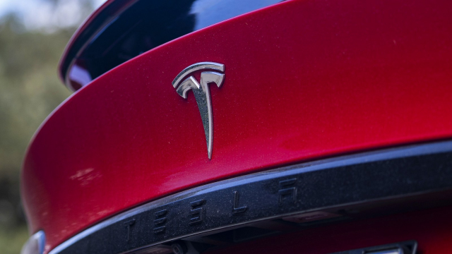 Hned dva modely Tesly končí bez jakékoli náhrady, firmě zůstane v ruce vlastně jen jeden dekádu starý vůz ve dvou verzích