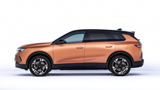 Nové SUV Opelu je sexy a neváže si oprátku jen elektrickým pohonem, přesto bude hledat zákazníky těžce