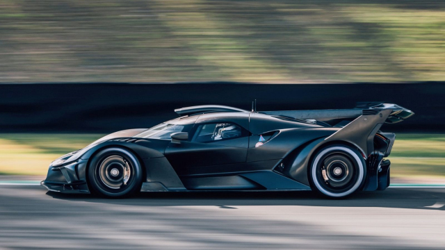 Extrémní Bugatti s 0–500 km/h za 20 s se představilo v produkční verzi, je to brutalita svého druhu