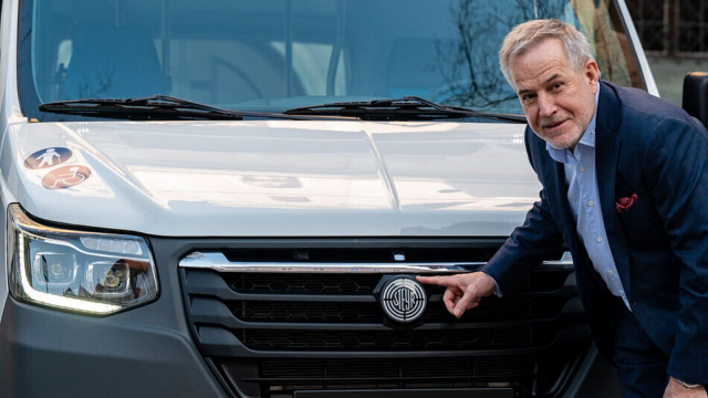 Člen dozorčí rady Porsche radí Putinovi, aby v Rusku znovu začal vyrábět Škody jako Volhy a Pobědy