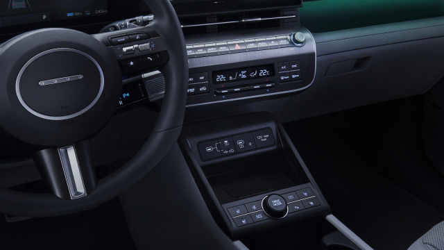 Další automobilka se rozhodla ponechat svým autům ovládání tlačítky, má pro to dobré důvody
