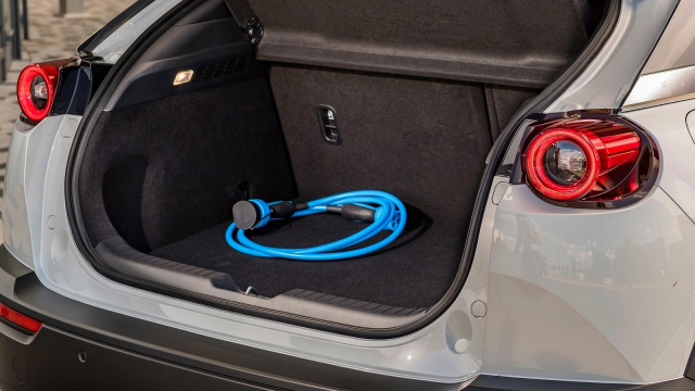 Jediná elektrická Mazda si po 3 letech začíná balit fidlátka, model MX–30 byl od začátku nesmysl