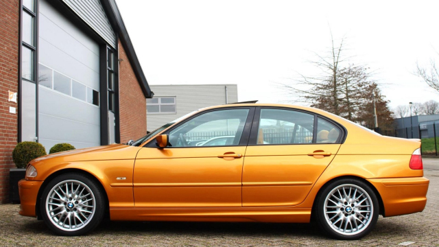 Krásné BMW 3 E46 nemusí stát majlant, kompletně na přání vyrobený sedan s šestiválcem vyjde levněji než základní Fabie