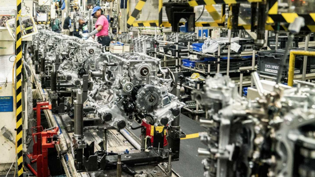 Nové řešení pohonu aut od Toyoty pomůže světu i bez elektrických experimentů, už teď má slibné výsledky
