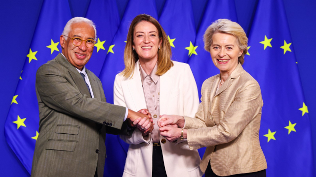 Evropský cirkus se „zrušením zákazu spalovacích motorů” nezklamal, přišel s totálním nesmyslem, který opěvuje jen VW