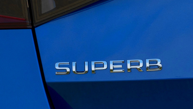 Nová Škoda Superb ukázala svůj možný vzhled dlouho před premiérou, pojetí zádě posílá fanoušky do kolen