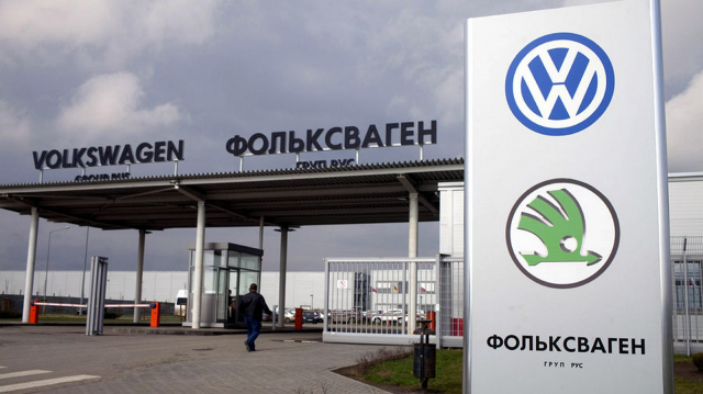 Odchod VW a Škody z Ruska je pořádný ekonomický průšvih, automobilka se všeho zbavila za desetinu skutečné ceny