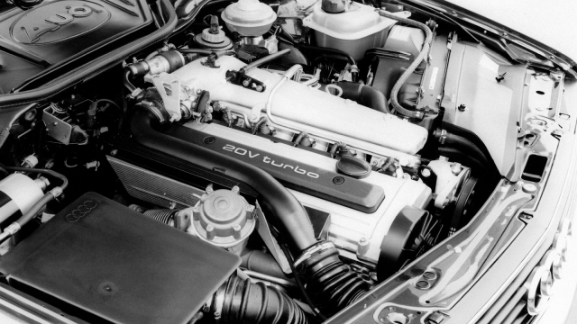 33 let staré Audi quattro ukázalo na Autobahnu, co to byla rychlost v časech československé sametové revoluce