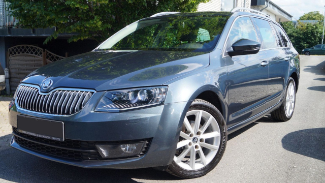 Nejetá Škoda Octavia Combi 2,0 TDI ve výbavě po 1. majiteli za cenu základní Fabie je asi nejlepší koupě dneška