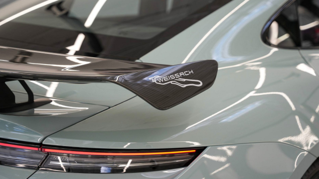 Ani nejrychlejší Porsche všech dob nedokáže odolat brutální ztrátě hodnoty, pokud je elektrické